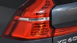 2022 (22) VOLVO XC60 2.0 B5P R DESIGN 5dr AWD Geartronic 4685057