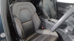 2022 (22) VOLVO XC60 2.0 B5P R DESIGN 5dr AWD Geartronic 4685024