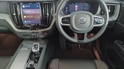 2025 (25) VOLVO XC60 2.0 B5P Plus Dark 5dr AWD Geartronic 4737228