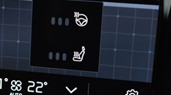 2025 (25) VOLVO XC60 2.0 B5P Plus Dark 5dr AWD Geartronic 4737250