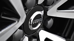 2025 (25) VOLVO XC60 2.0 B5P Plus Dark 5dr AWD Geartronic 4737272