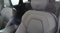 2025 (25) VOLVO XC60 2.0 B5P Plus Dark 5dr AWD Geartronic 4737232