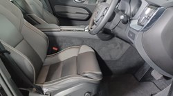 2025 (25) VOLVO XC60 2.0 B5P Plus Dark 5dr AWD Geartronic 4737225