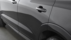 2025 (25) VOLVO XC60 2.0 B5P Plus Dark 5dr AWD Geartronic 4737266