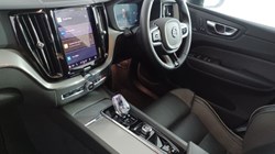 2025 (25) VOLVO XC60 2.0 B5P Plus Dark 5dr AWD Geartronic 4737231