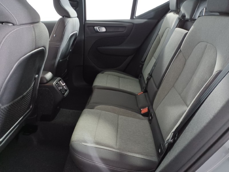 2025 (25) VOLVO XC40 2.0 B3P Core 5dr Auto 4725735