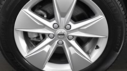 2025 (25) VOLVO XC40 2.0 B3P Core 5dr Auto 4725759