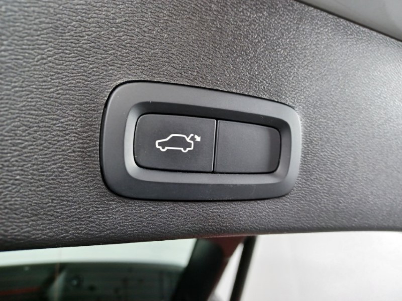 2025 (25) VOLVO XC40 2.0 B3P Core 5dr Auto 4725739