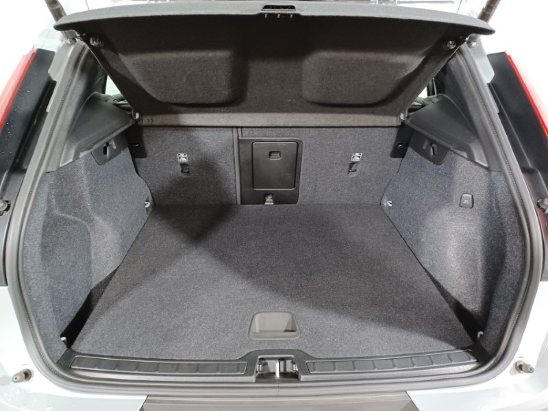 2025 (25) VOLVO XC40 2.0 B3P Core 5dr Auto 4725737