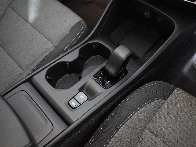 2025 (25) VOLVO XC40 2.0 B3P Core 5dr Auto 4725753