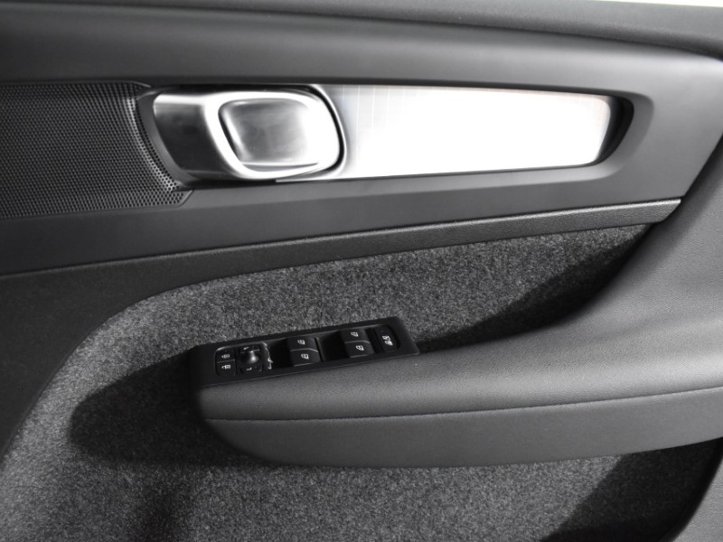 2025 (25) VOLVO XC40 2.0 B3P Core 5dr Auto 4725752