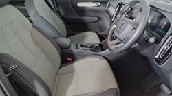 2025 (25) VOLVO XC40 2.0 B3P Core 5dr Auto 4725727