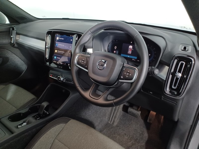 2025 (25) VOLVO XC40 2.0 B3P Core 5dr Auto 4725726