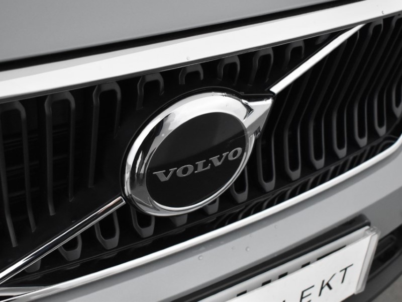 2025 (25) VOLVO XC40 2.0 B3P Core 5dr Auto 4725765