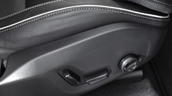 2025 (25) VOLVO XC60 2.0 B5P Plus Dark 5dr AWD Geartronic 4748789