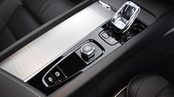 2025 (25) VOLVO XC60 2.0 B5P Plus Dark 5dr AWD Geartronic 4748788