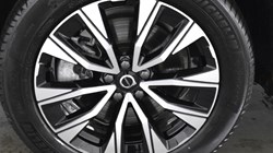 2025 (25) VOLVO XC60 2.0 B5P Plus Dark 5dr AWD Geartronic 4748797