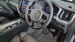 2025 (25) VOLVO XC60 2.0 B5P Plus Dark 5dr AWD Geartronic 4748759