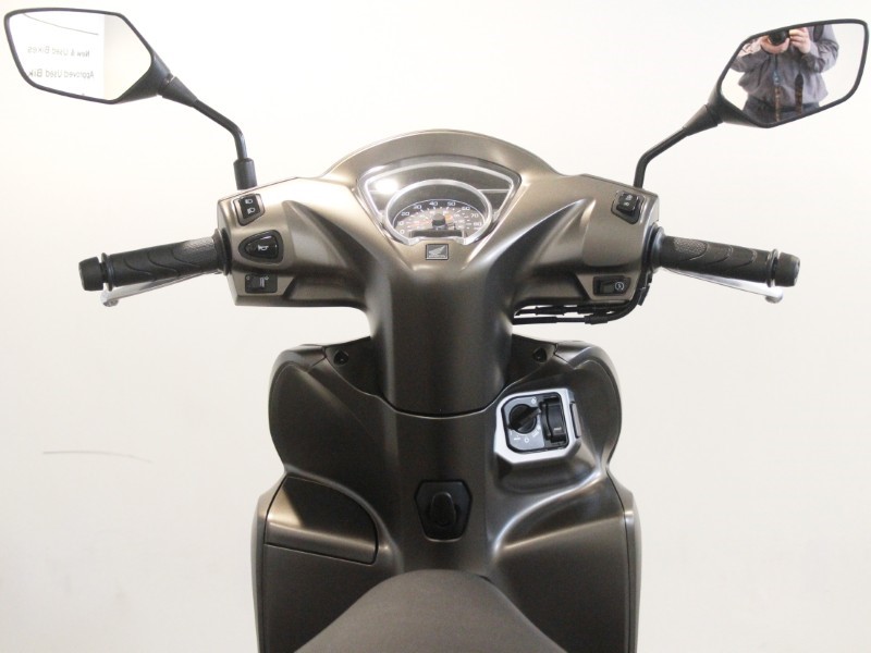  Honda Vision NSC110 5815167