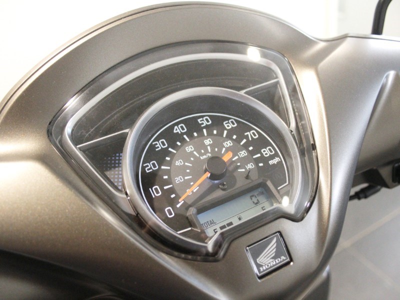  Honda Vision NSC110 5815166