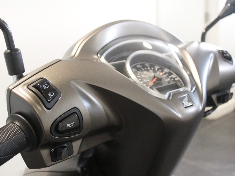  Honda Vision NSC110 5815165