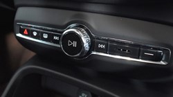 2025 (25) VOLVO XC40 2.0 B4P Ultra Dark 5dr Auto 4750795