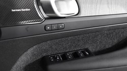 2025 (25) VOLVO XC40 2.0 B4P Ultra Dark 5dr Auto 4750797