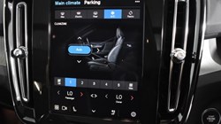 2025 (25) VOLVO XC40 2.0 B4P Ultra Dark 5dr Auto 4750790