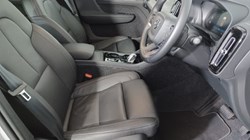 2025 (25) VOLVO XC40 2.0 B4P Ultra Dark 5dr Auto 4750764