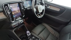 2025 (25) VOLVO XC40 2.0 B4P Ultra Dark 5dr Auto 4750773