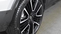 2025 (25) VOLVO XC40 2.0 B4P Ultra Dark 5dr Auto 4750814
