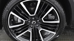 2025 (25) VOLVO XC40 2.0 B4P Ultra Dark 5dr Auto 4750809