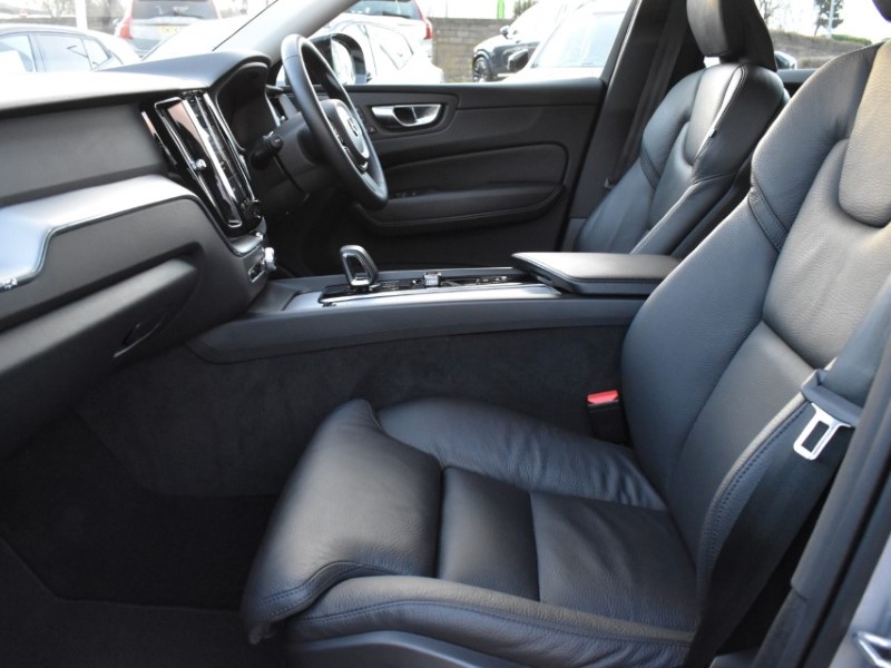 2023 (73) VOLVO XC60 2.0 B4D Plus Dark 5dr AWD Geartronic 4892244