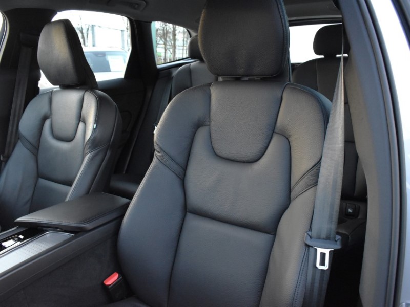 2023 (73) VOLVO XC60 2.0 B4D Plus Dark 5dr AWD Geartronic 4892247