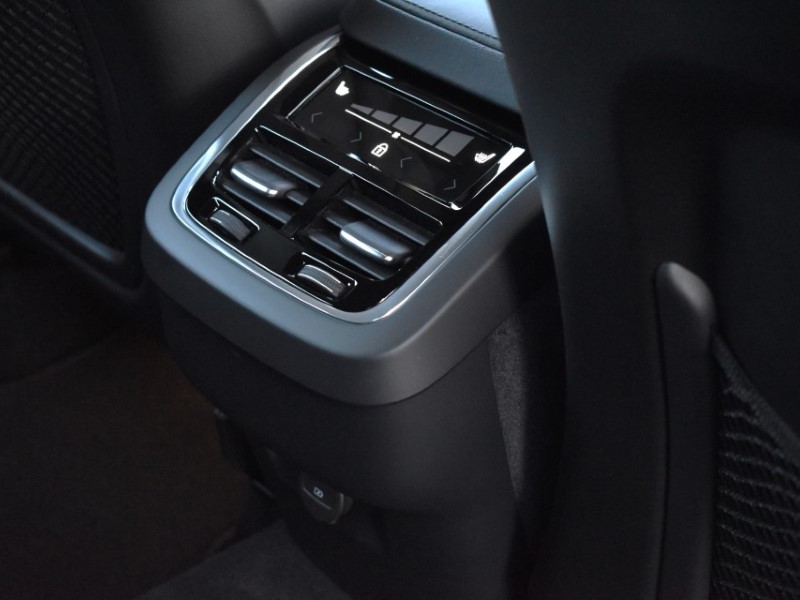 2023 (73) VOLVO XC60 2.0 B4D Plus Dark 5dr AWD Geartronic 4892240