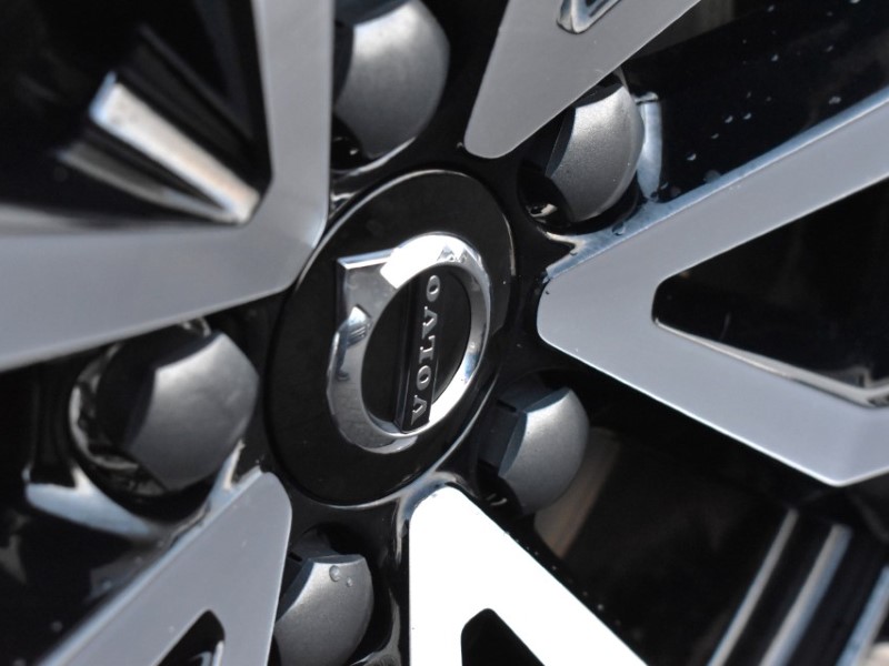 2023 (73) VOLVO XC60 2.0 B4D Plus Dark 5dr AWD Geartronic 4892267