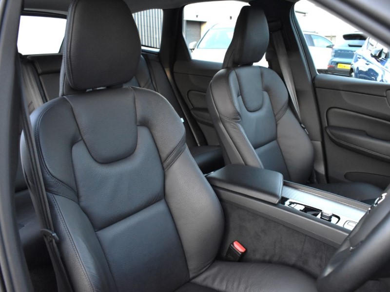 2023 (73) VOLVO XC60 2.0 B4D Plus Dark 5dr AWD Geartronic 4892239