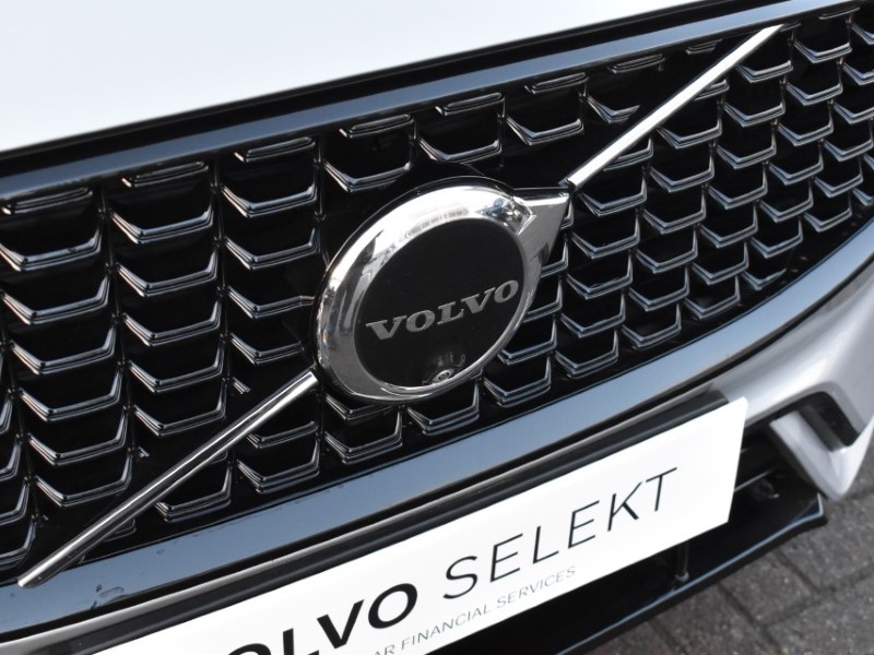 2023 (73) VOLVO XC60 2.0 B4D Plus Dark 5dr AWD Geartronic 4892265