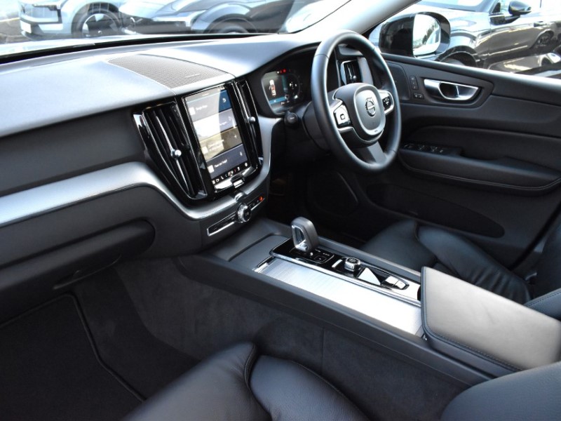 2023 (73) VOLVO XC60 2.0 B4D Plus Dark 5dr AWD Geartronic 4892245