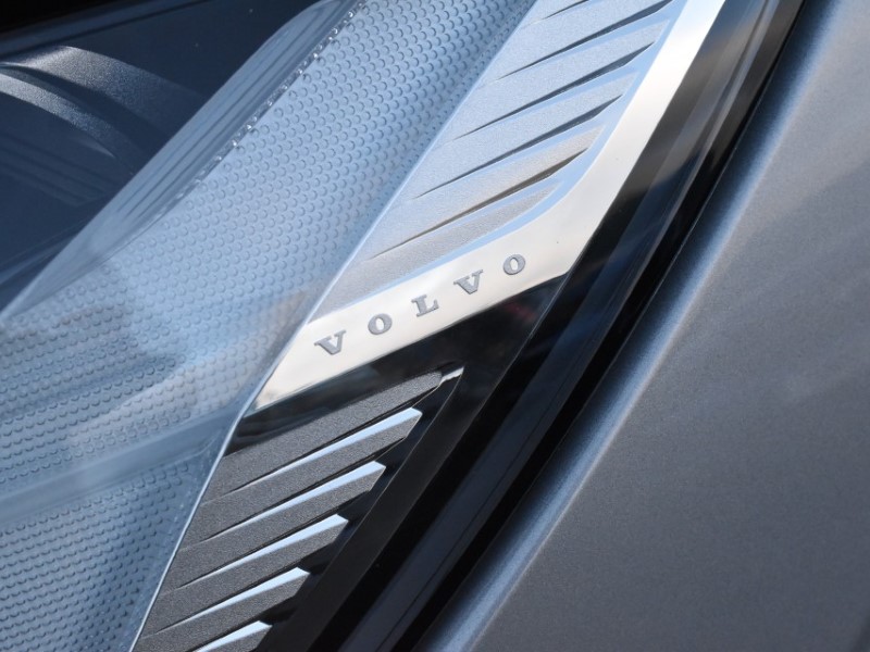 2023 (73) VOLVO XC60 2.0 B4D Plus Dark 5dr AWD Geartronic 4892255