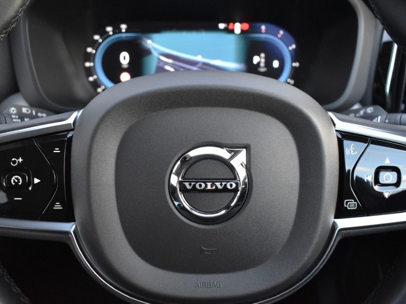 2023 (73) VOLVO XC60 2.0 B4D Plus Dark 5dr AWD Geartronic 4892220