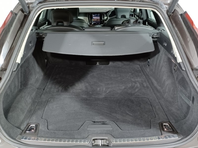 2022 (22) VOLVO V90 2.0 B5P Cross Country Plus 5dr AWD Auto 4787685