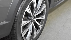 2022 (22) VOLVO V90 2.0 B5P Cross Country Plus 5dr AWD Auto 4787714