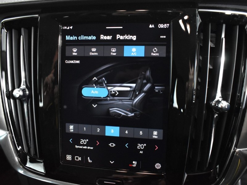 2022 (22) VOLVO V90 2.0 B5P Cross Country Plus 5dr AWD Auto 4787700