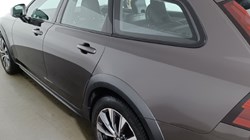 2022 (22) VOLVO V90 2.0 B5P Cross Country Plus 5dr AWD Auto 4787684