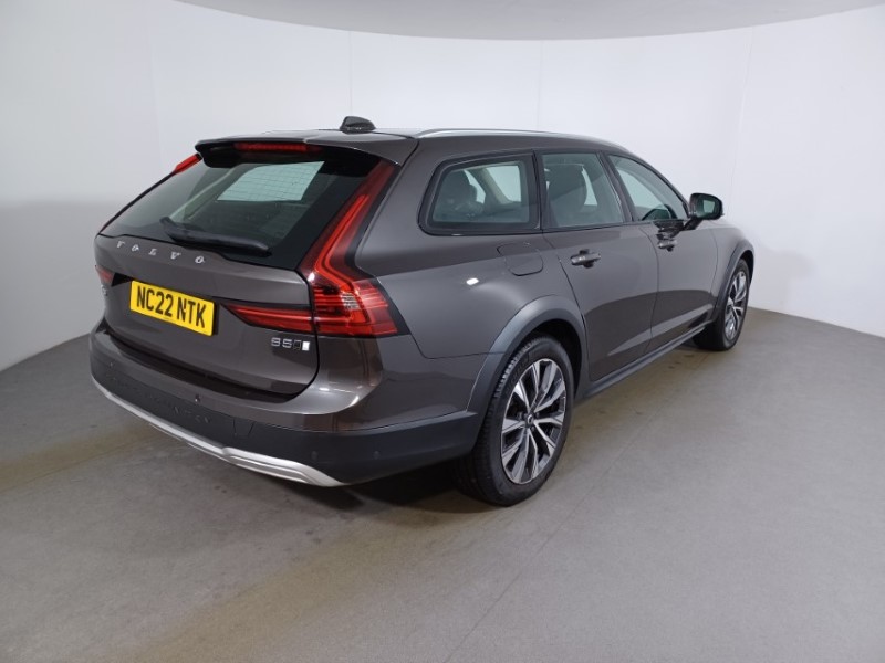 2022 (22) VOLVO V90 2.0 B5P Cross Country Plus 5dr AWD Auto 4787660