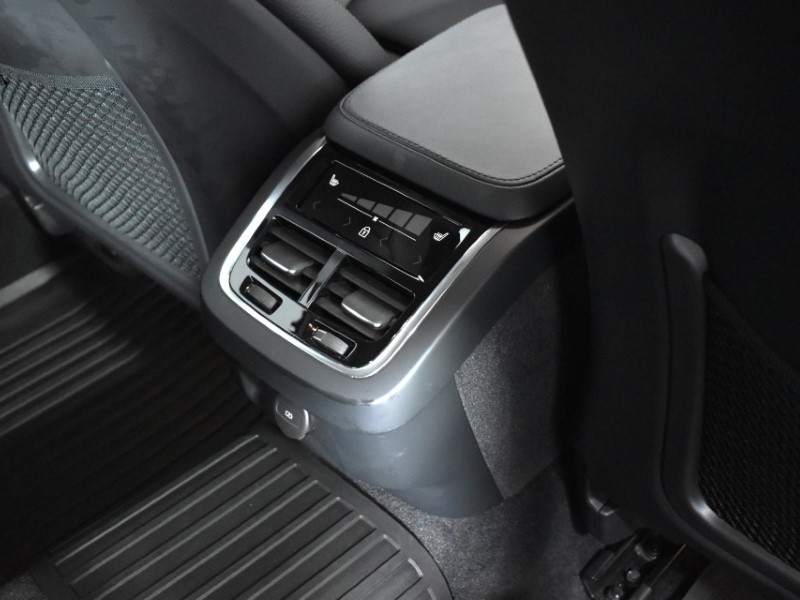 2022 (22) VOLVO V90 2.0 B5P Cross Country Plus 5dr AWD Auto 4787710