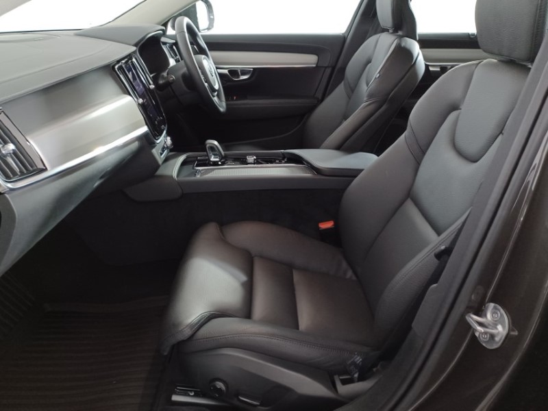 2022 (22) VOLVO V90 2.0 B5P Cross Country Plus 5dr AWD Auto 4787675