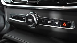 2022 (22) VOLVO V90 2.0 B5P Cross Country Plus 5dr AWD Auto 4787704