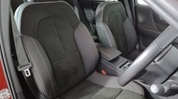 2022 (22) VOLVO XC40 2.0 B3P Plus Dark 5dr Auto 4739472